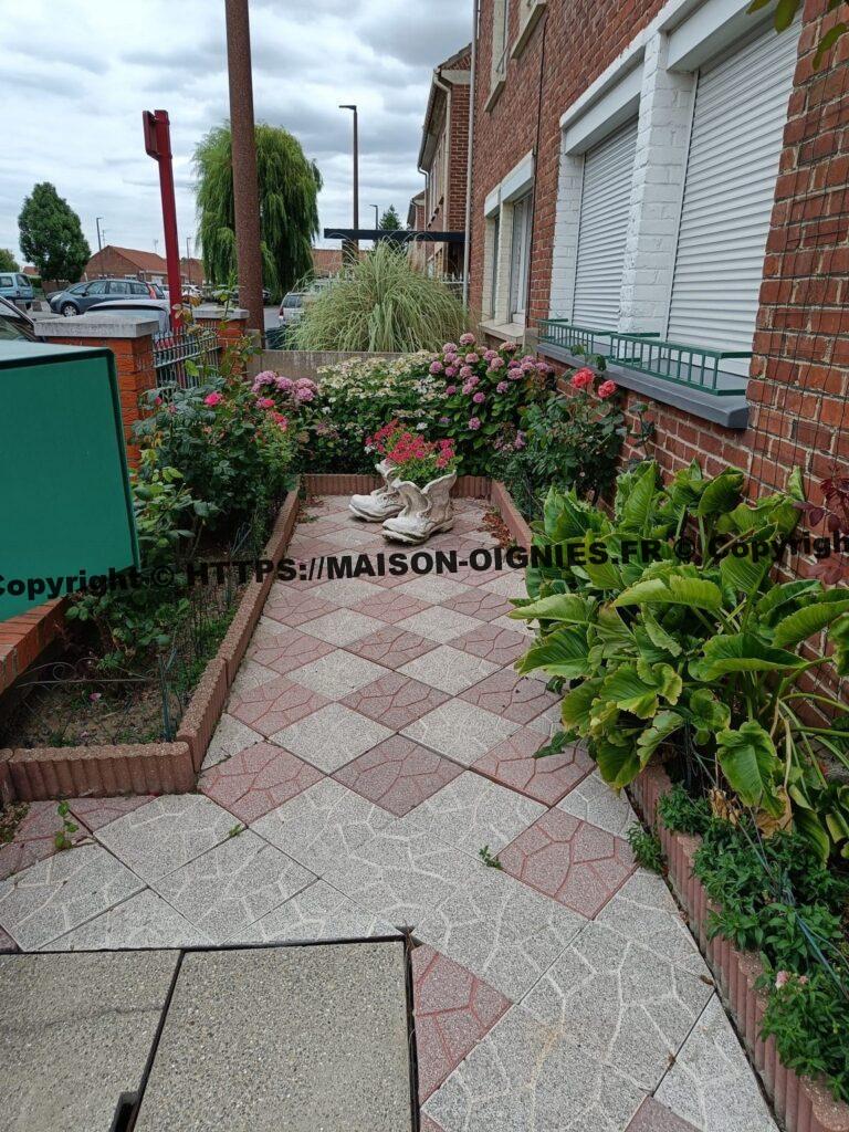 Entrée extérieur gauche