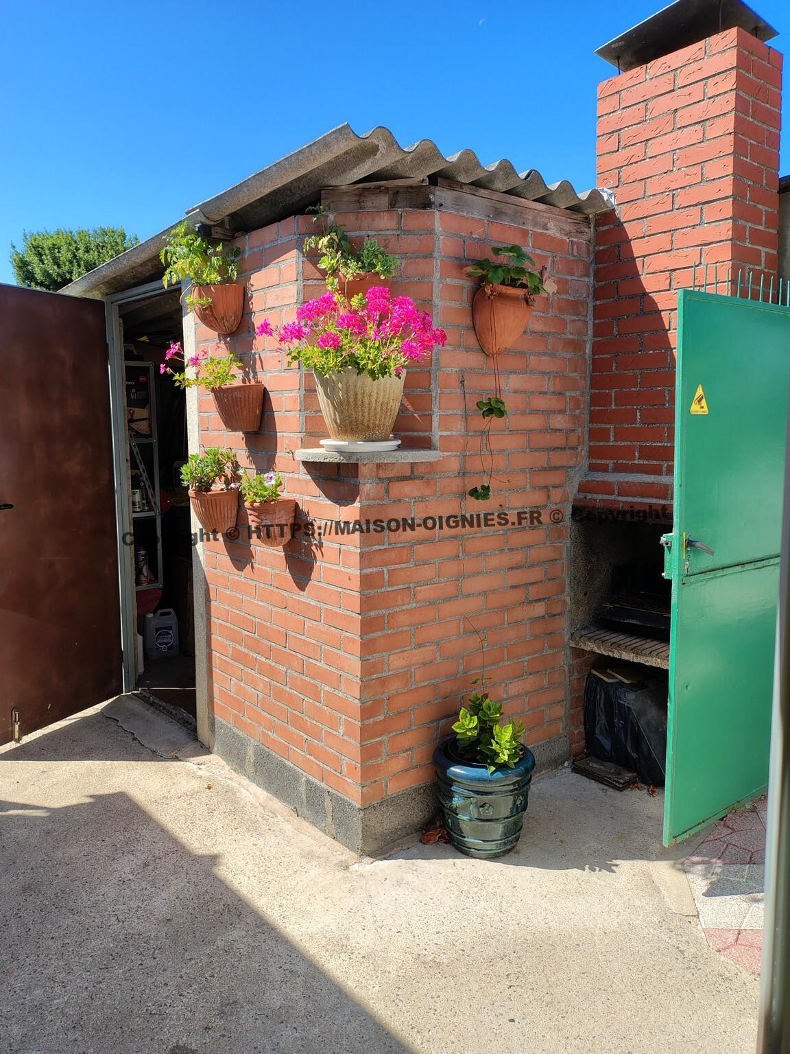 Entrée arrière vue de la buanderie