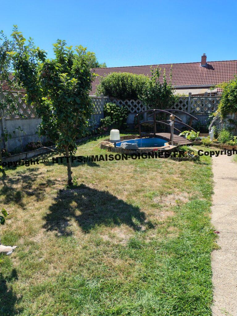 Pelouse à gauche du jardin